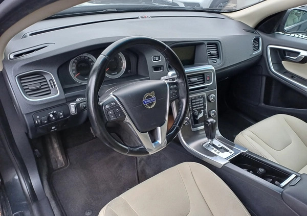 Volvo V60 cena 30999 przebieg: 215000, rok produkcji 2011 z Sieradz małe 121